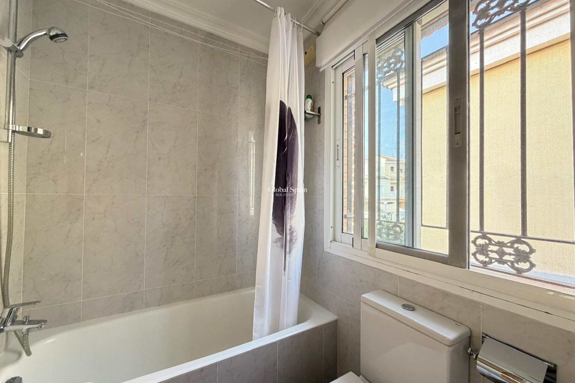 Resale - VILLA -
ORIHUELA COSTA - Lomas De Don Juan