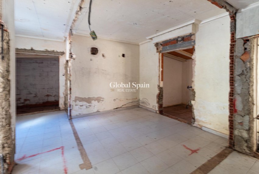 Resale - VILLA -
ORIHUELA COSTA - Los Almendros-La Florida