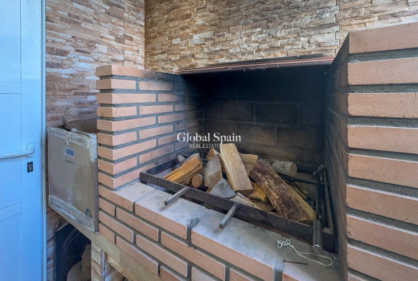 Resale - VILLA -
ORIHUELA COSTA - Los Almendros-la Florida