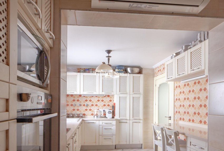 Resale - VILLA -
ORIHUELA COSTA - Los Almendros-la Florida