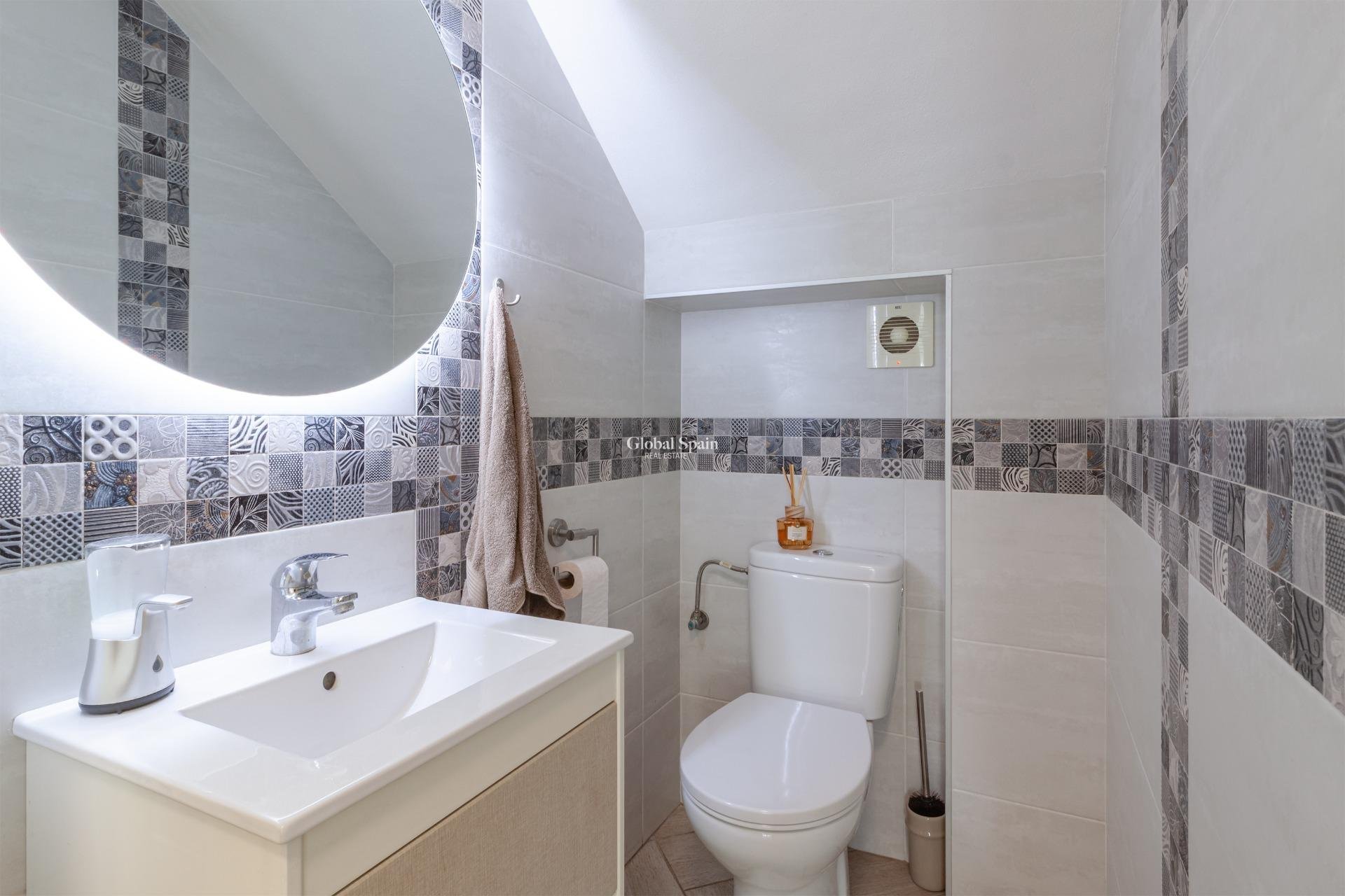 Resale - VILLA -
ORIHUELA COSTA - Los Almendros-la Florida