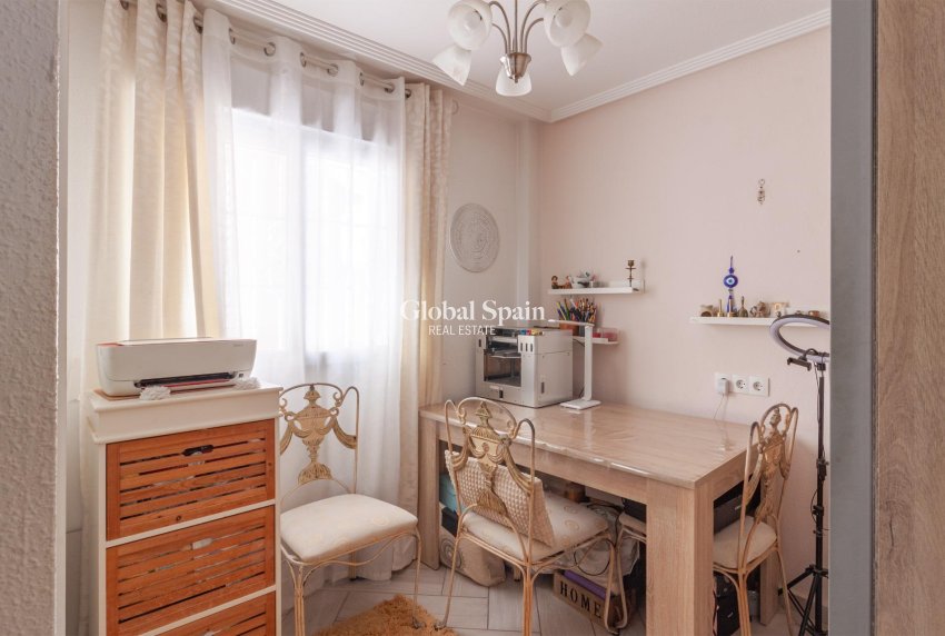 Resale - VILLA -
ORIHUELA COSTA - Los Almendros-la Florida