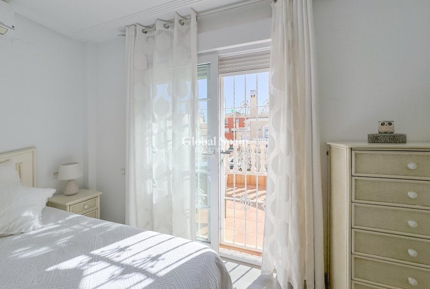 Resale - VILLA -
ORIHUELA COSTA - Los Almendros-la Florida