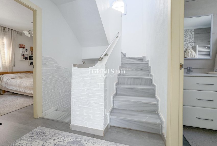 Resale - VILLA -
ORIHUELA COSTA - Los Almendros-la Florida