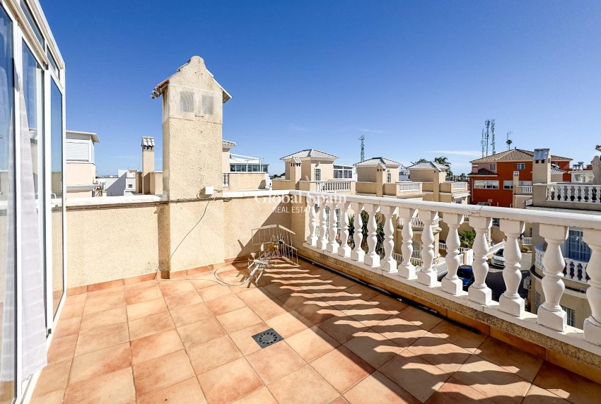 Resale - VILLA -
ORIHUELA COSTA - Los Almendros-la Florida