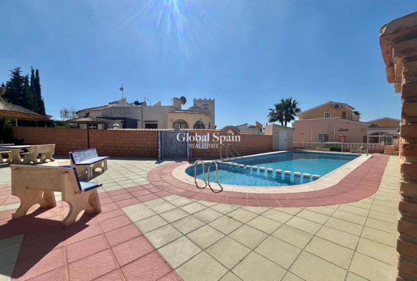 Resale - VILLA -
ORIHUELA COSTA - Los Almendros-la Florida