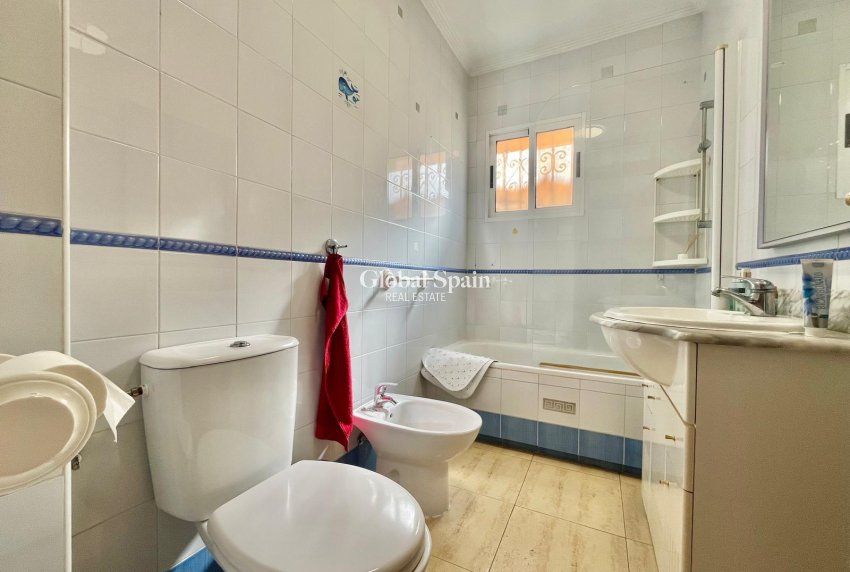 Resale - VILLA -
ORIHUELA COSTA - Los Almendros-la Florida