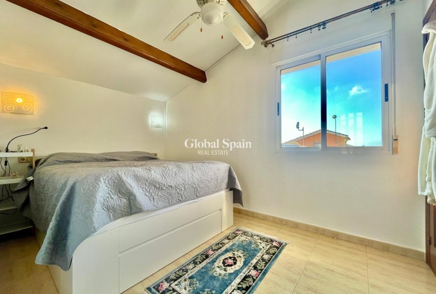 Resale - VILLA -
ORIHUELA COSTA - Los Almendros-la Florida