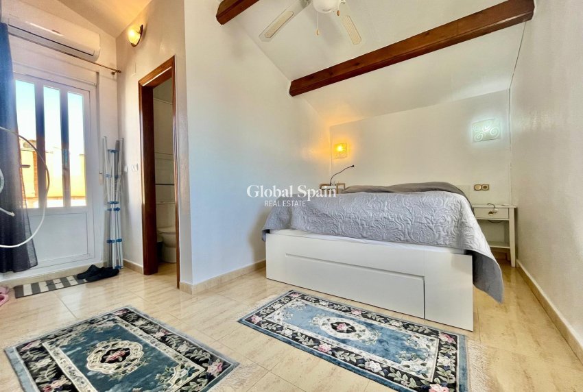 Resale - VILLA -
ORIHUELA COSTA - Los Almendros-la Florida