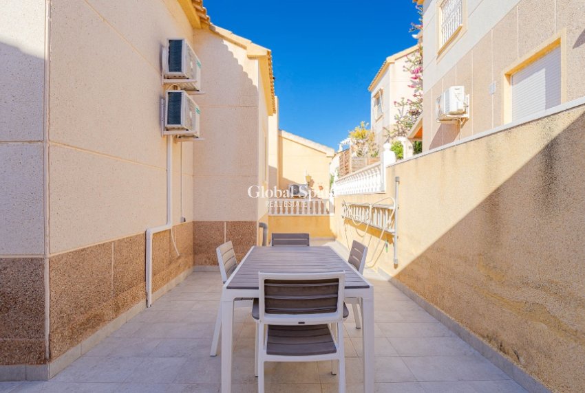 Resale - Villa -
ORIHUELA COSTA - LOS BALCONES - LOS ALTOS