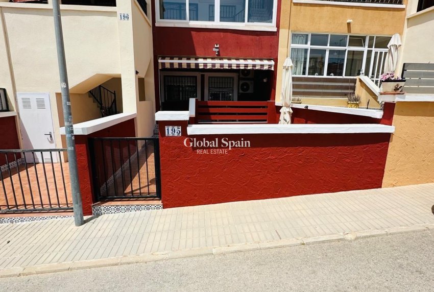 Resale - VILLA -
ORIHUELA COSTA - LOS BALCONES - LOS ALTOS