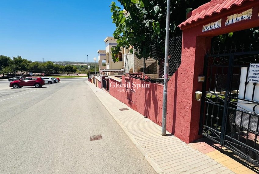 Resale - VILLA -
ORIHUELA COSTA - LOS BALCONES - LOS ALTOS