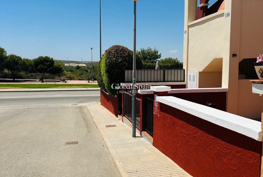 Resale - VILLA -
ORIHUELA COSTA - LOS BALCONES - LOS ALTOS