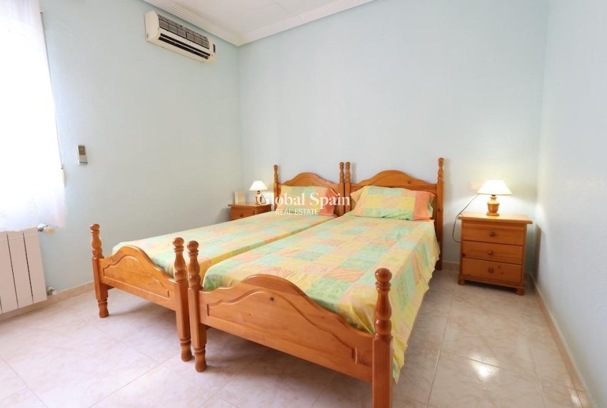 Resale - Villa -
ORIHUELA COSTA - Los Balcones