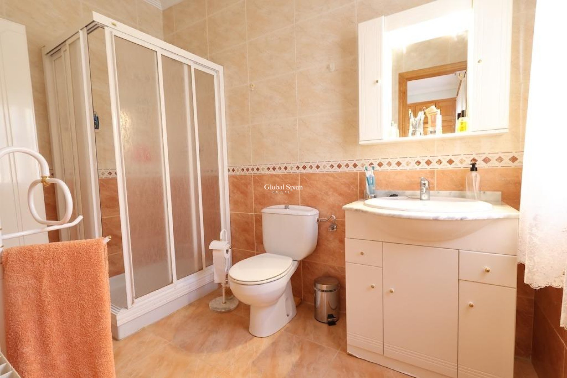 Resale - Villa -
ORIHUELA COSTA - Los Balcones