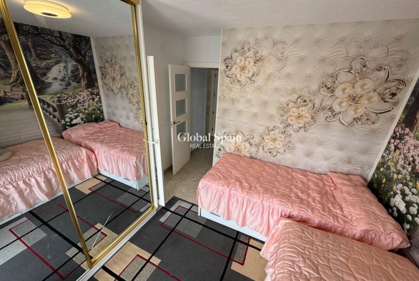 Resale - VILLA -
ORIHUELA COSTA - Los Dolses