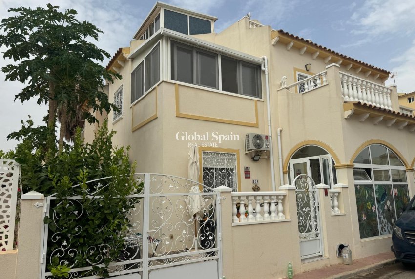 Resale - VILLA -
ORIHUELA COSTA - Los Dolses