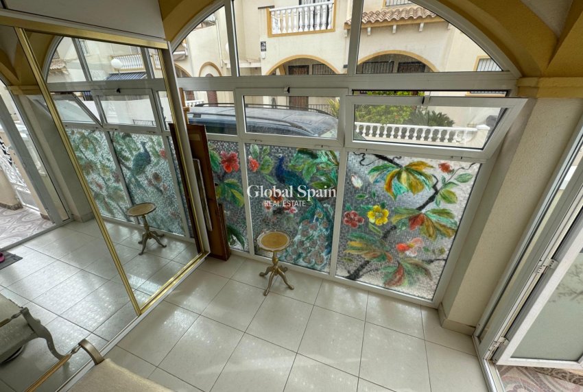 Resale - VILLA -
ORIHUELA COSTA - Los Dolses