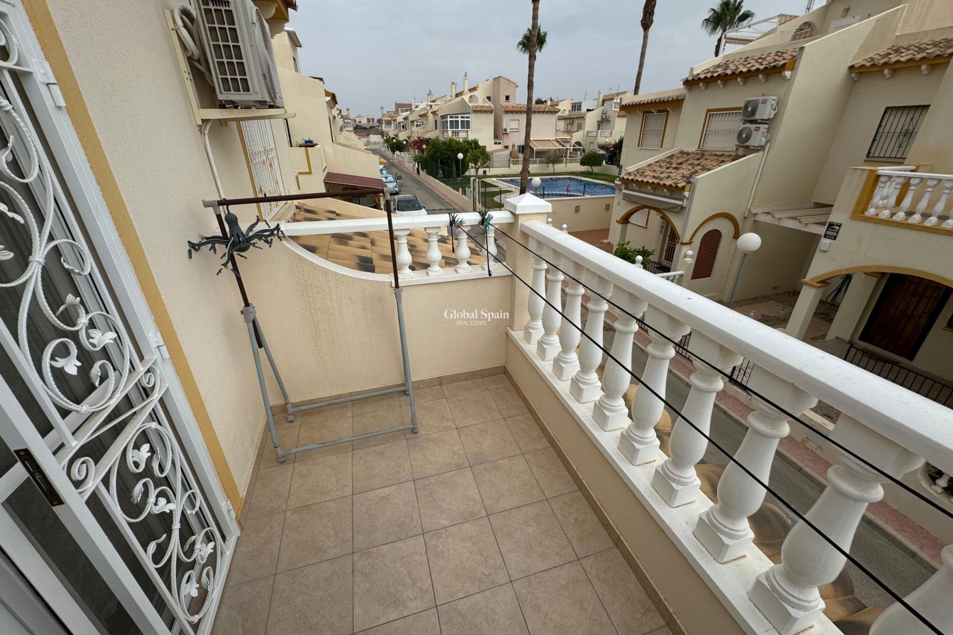 Resale - VILLA -
ORIHUELA COSTA - Los Dolses