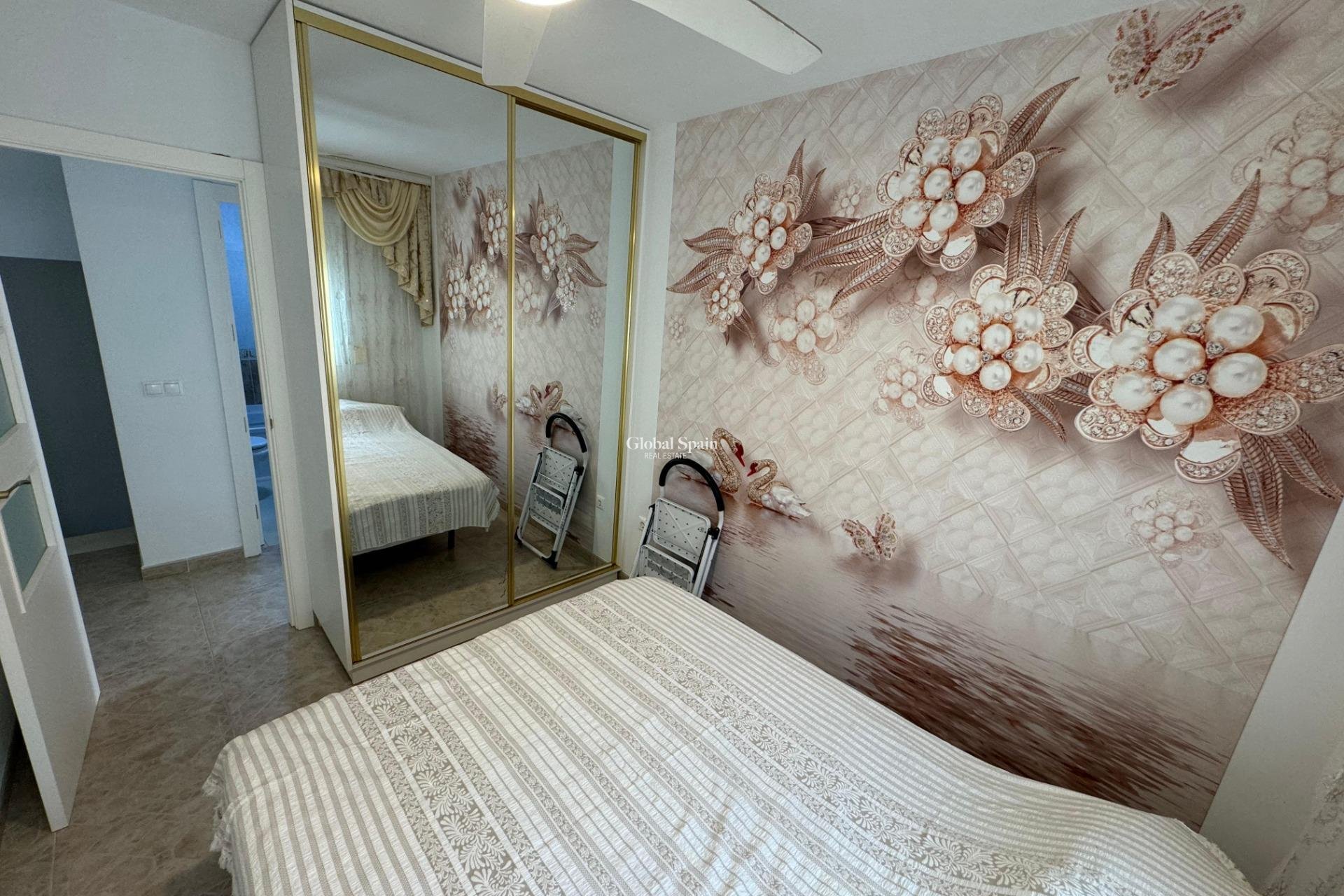 Resale - VILLA -
ORIHUELA COSTA - Los Dolses