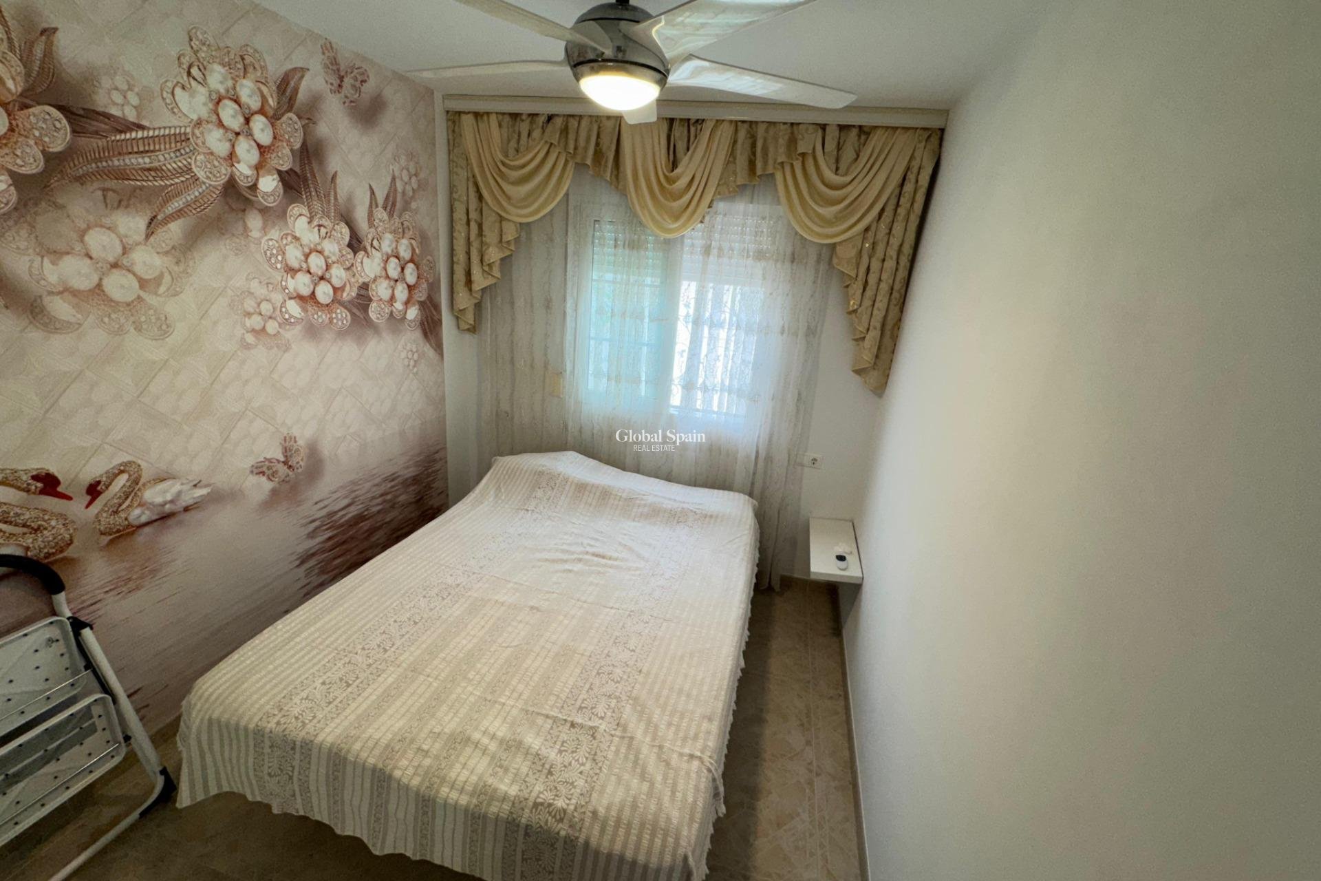 Resale - VILLA -
ORIHUELA COSTA - Los Dolses