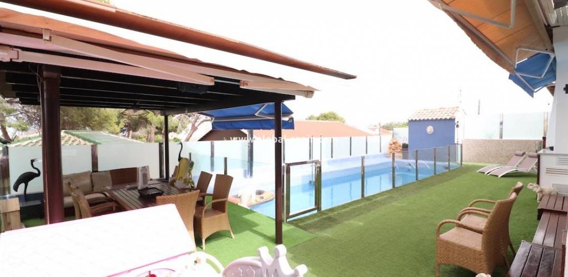 Resale - Villa - Orihuela Costa - Montezenia