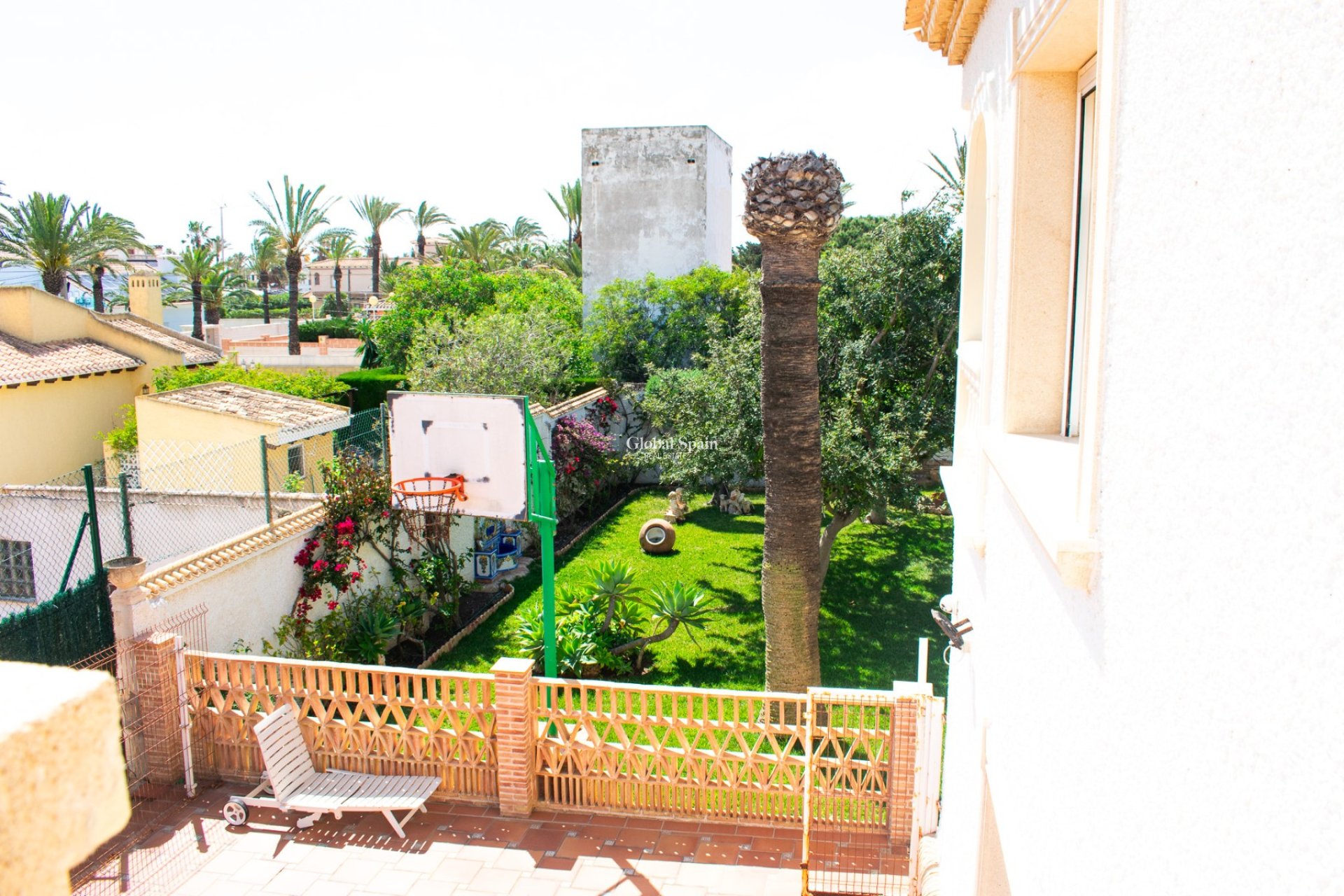 Resale - VILLA -
ORIHUELA COSTA - MUY CERCA DE LA PLAYA