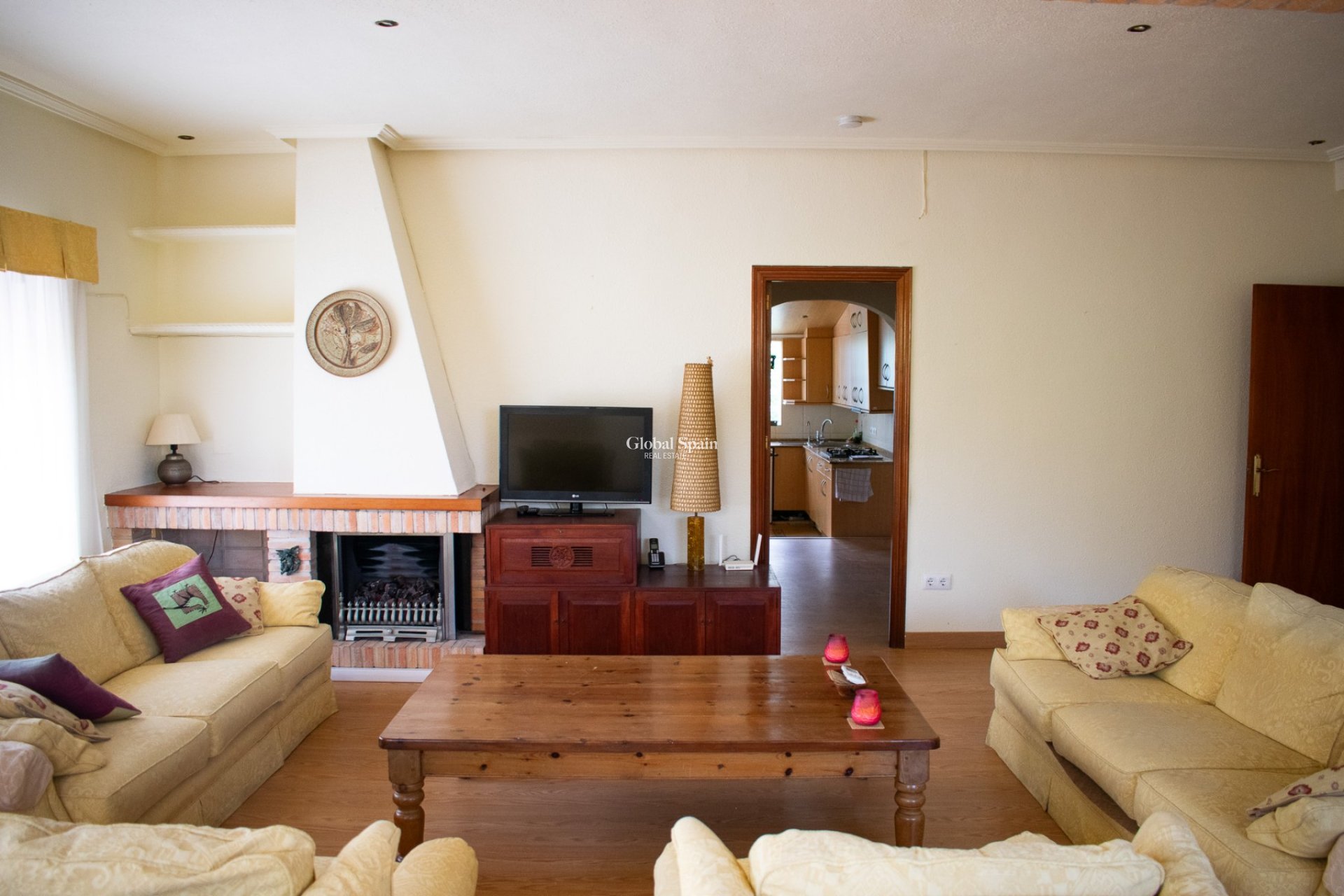 Resale - VILLA -
ORIHUELA COSTA - MUY CERCA DE LA PLAYA