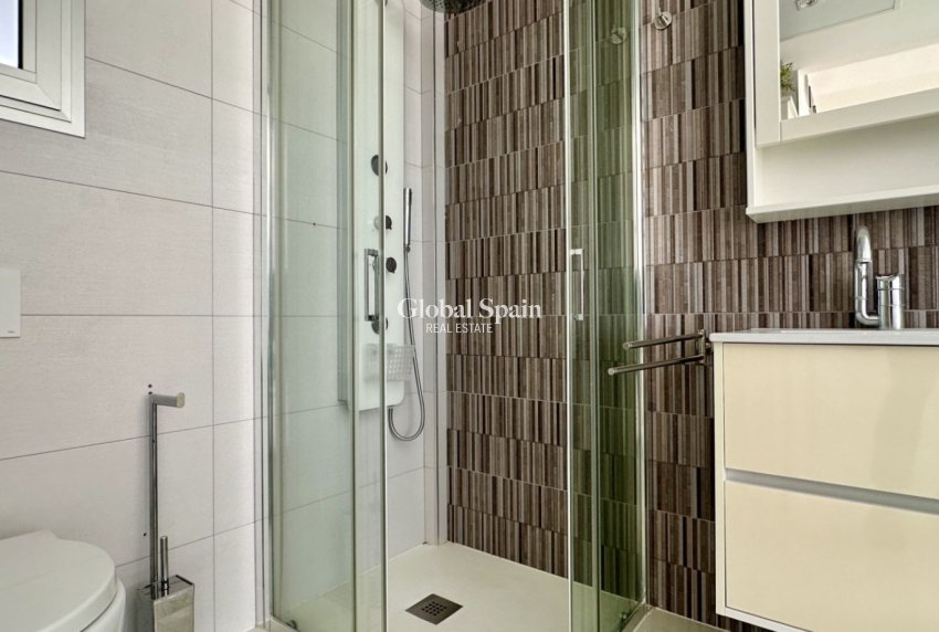 Resale - Villa -
ORIHUELA COSTA - Orihuela Costa