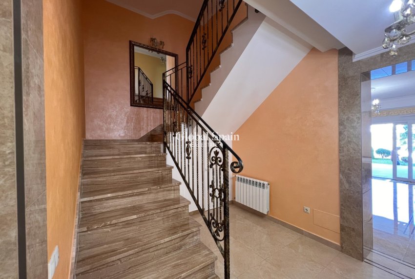 Resale - VILLA -
ORIHUELA COSTA - Orihuela Costa