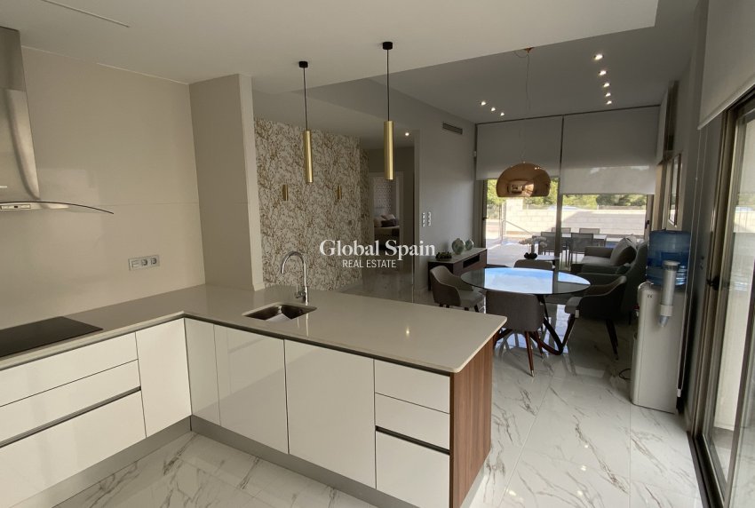 Resale - VILLA -
ORIHUELA COSTA - Pau 26