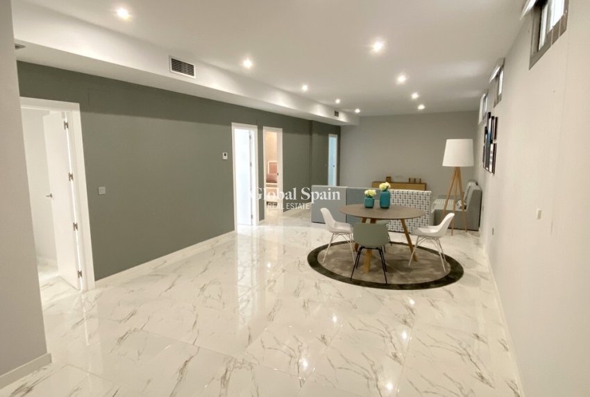 Resale - VILLA -
ORIHUELA COSTA - Pau 26