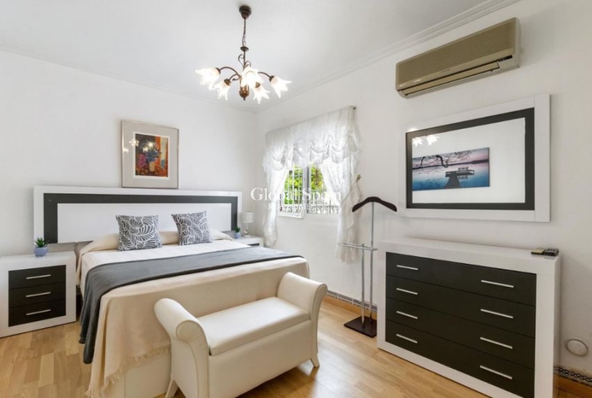 Resale - Villa -
ORIHUELA COSTA - Playa Flamenca