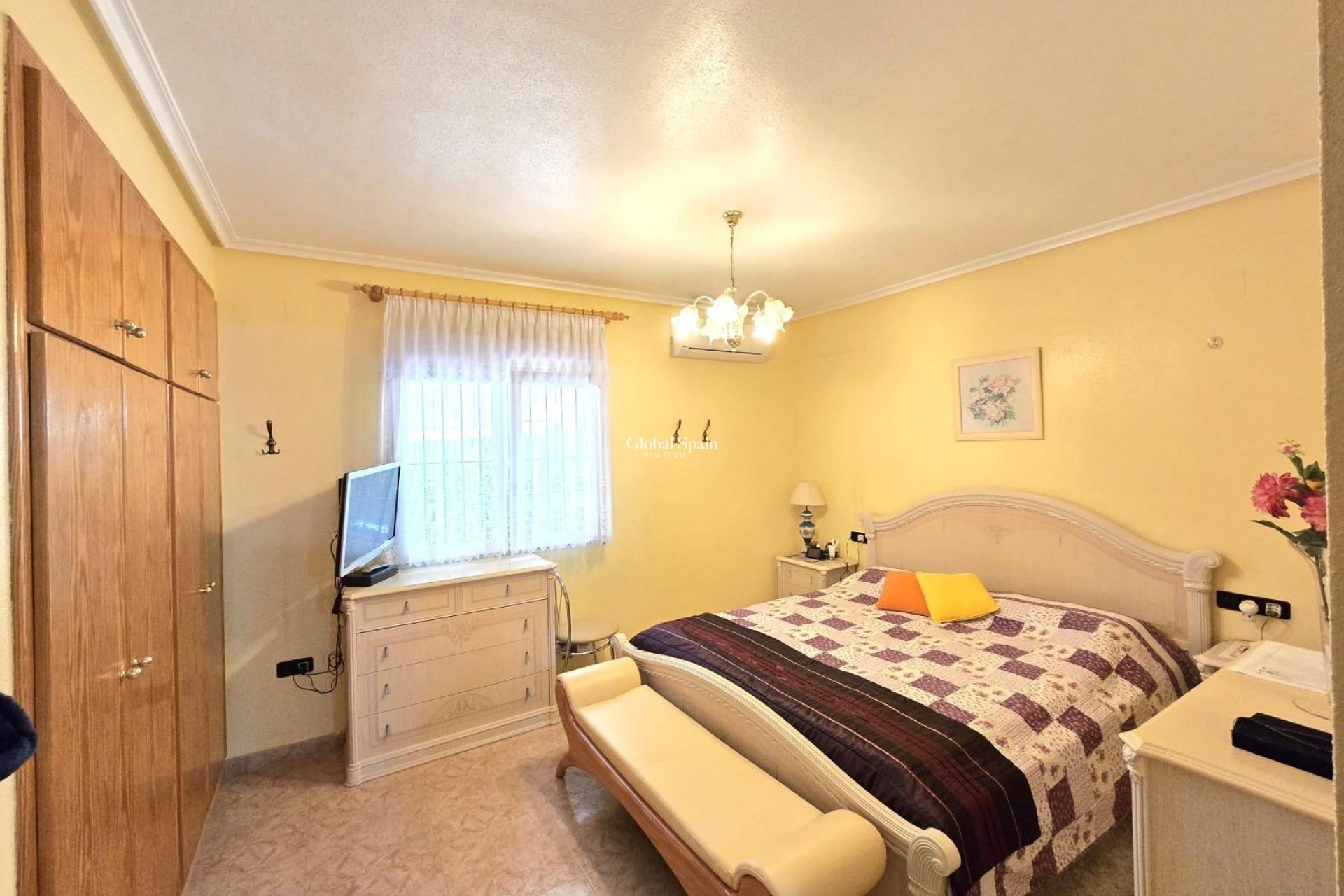 Resale - VILLA -
ORIHUELA COSTA - Playa Flamenca