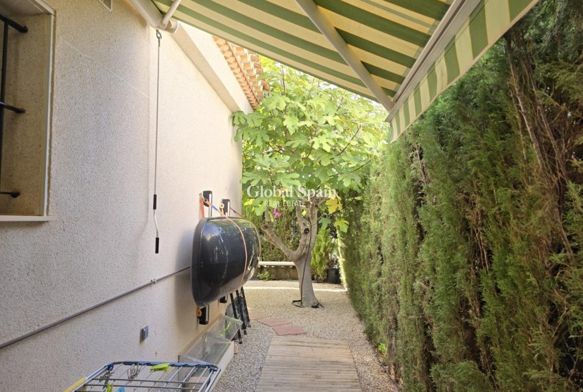 Resale - VILLA -
ORIHUELA COSTA - Playa Flamenca