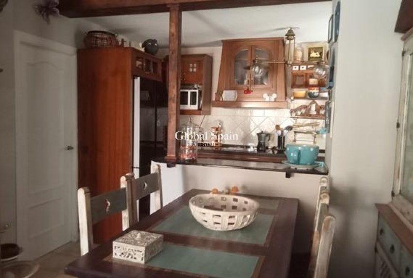 Resale - VILLA -
ORIHUELA COSTA - Playa Flamenca