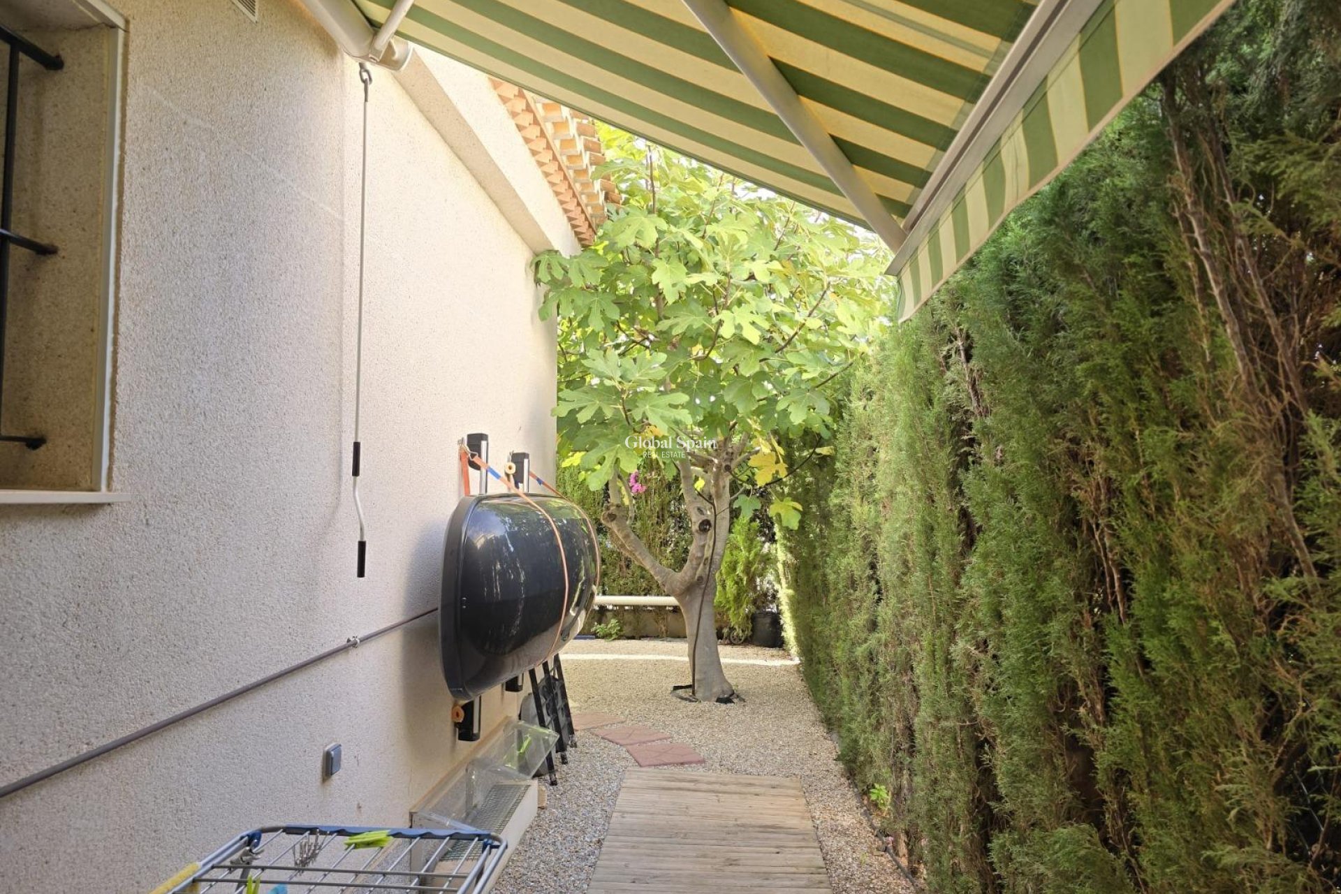 Resale - VILLA -
ORIHUELA COSTA - Playa Flamenca