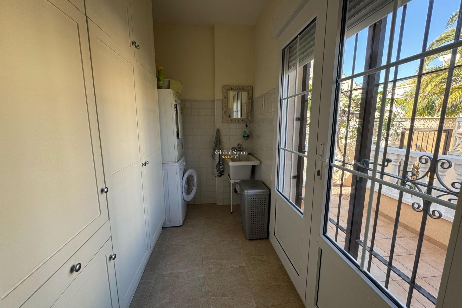 Resale - VILLA -
ORIHUELA COSTA - Playa Flamenca