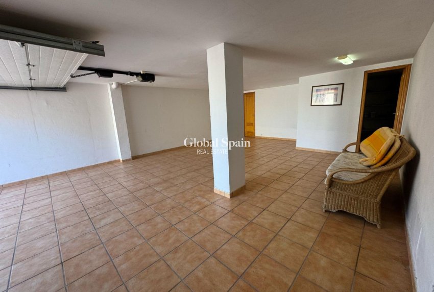 Resale - VILLA -
ORIHUELA COSTA - Playa Flamenca