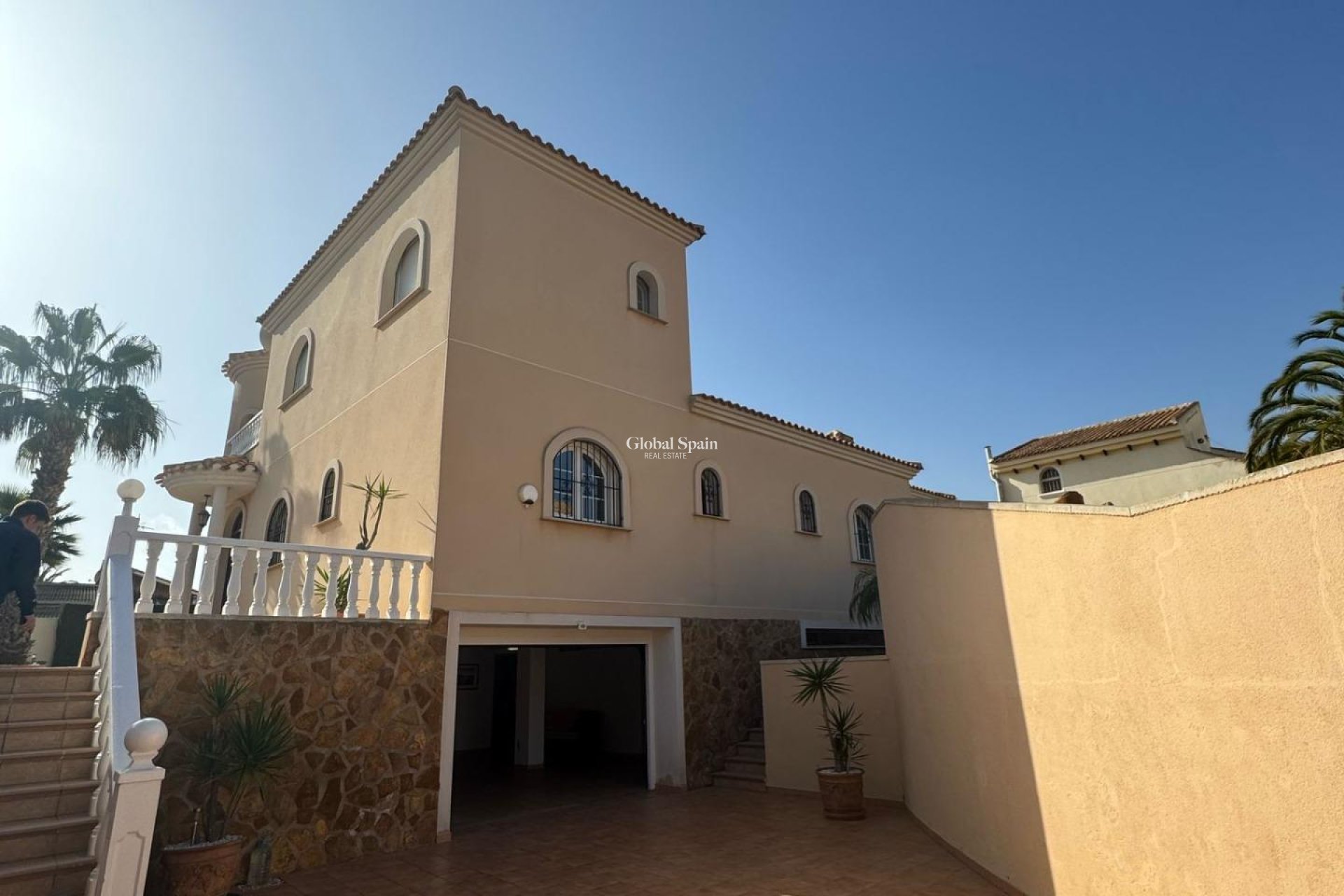 Resale - VILLA -
ORIHUELA COSTA - Playa Flamenca