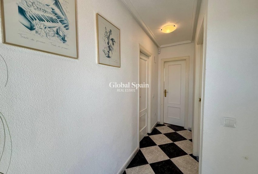 Resale - VILLA -
ORIHUELA COSTA - Playa Flamenca
