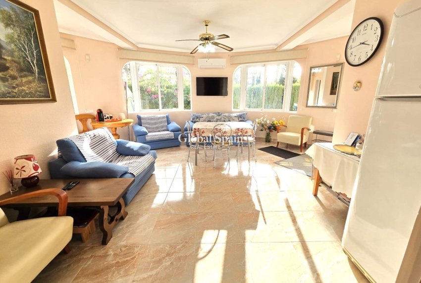 Resale - VILLA -
ORIHUELA COSTA - Playa Flamenca