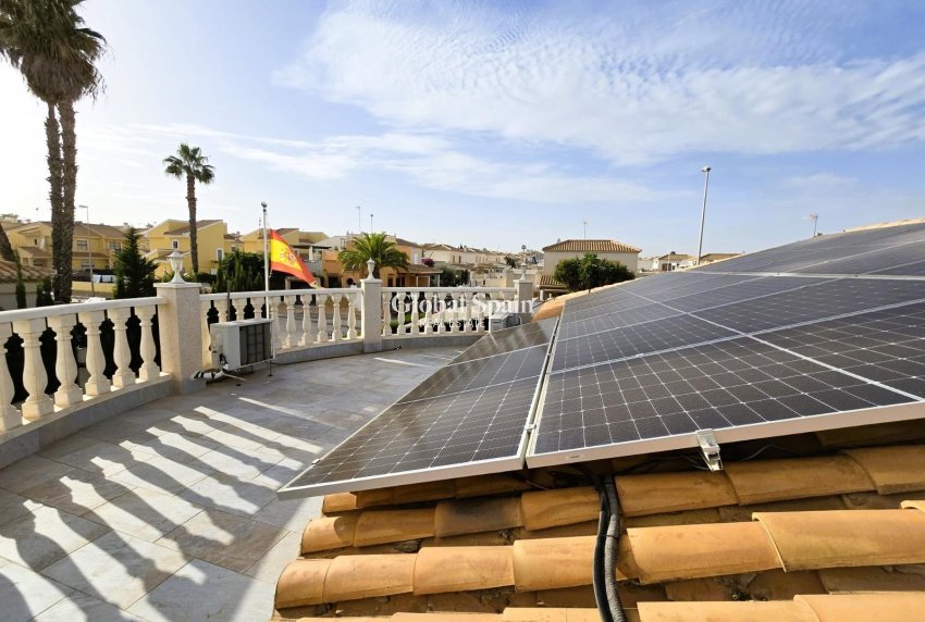 Resale - VILLA -
ORIHUELA COSTA - Playa Flamenca