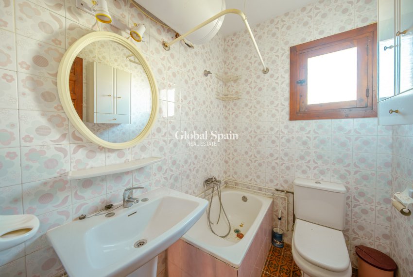 Resale - Villa -
ORIHUELA COSTA - Playa Flamenca