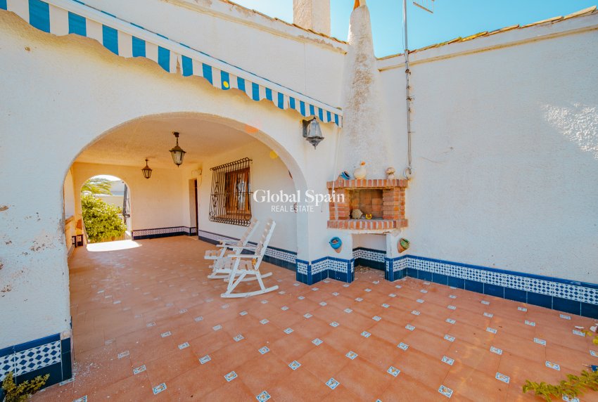 Resale - Villa -
ORIHUELA COSTA - Playa Flamenca