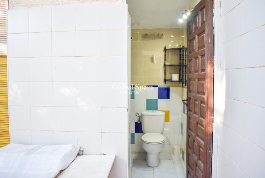 Resale - VILLA -
ORIHUELA COSTA - Punta Prima