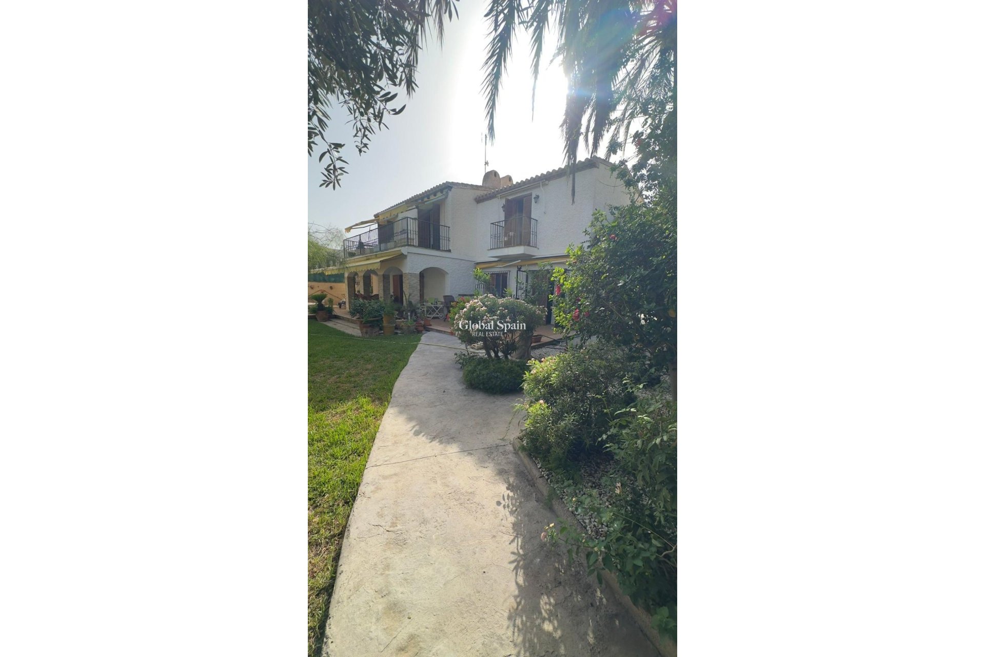 Resale - VILLA -
ORIHUELA COSTA - Punta Prima