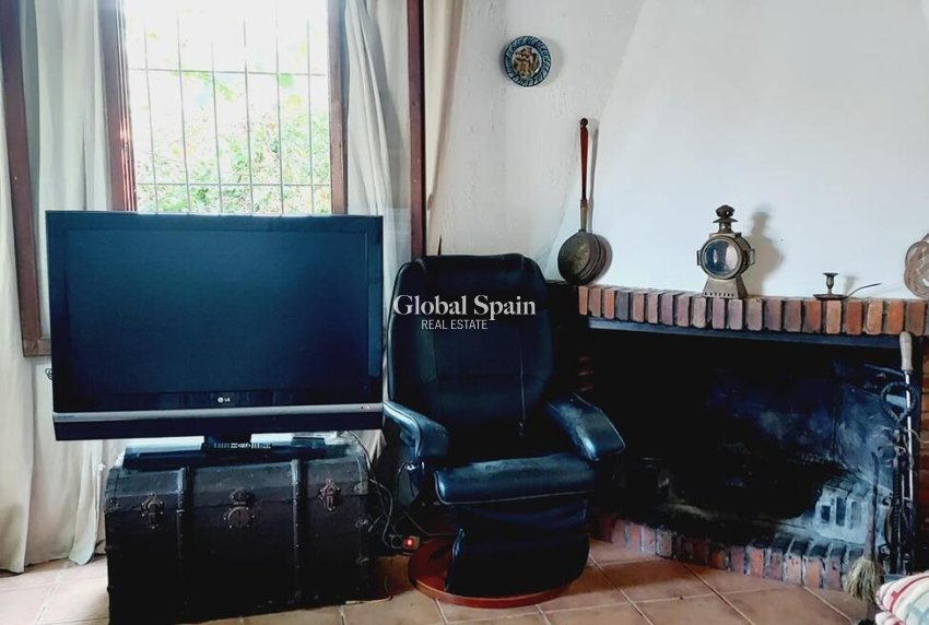 Resale - VILLA -
ORIHUELA COSTA - Punta Prima