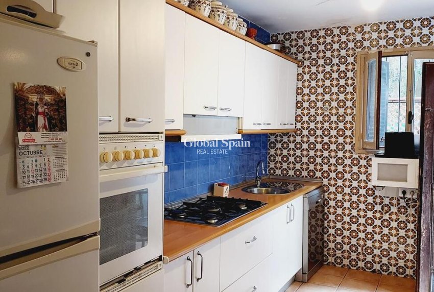 Resale - VILLA -
ORIHUELA COSTA - Punta Prima