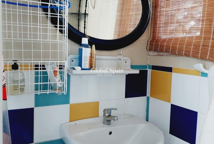 Resale - VILLA -
ORIHUELA COSTA - Punta Prima